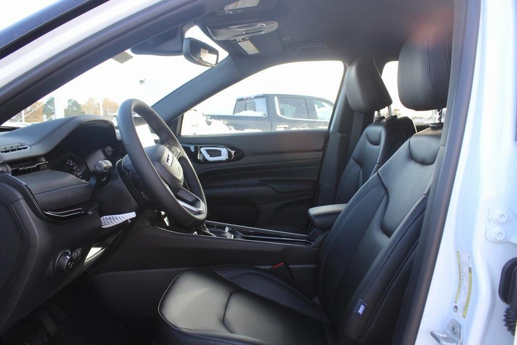 new 2026 Jeep Compass car, priced at $33,899