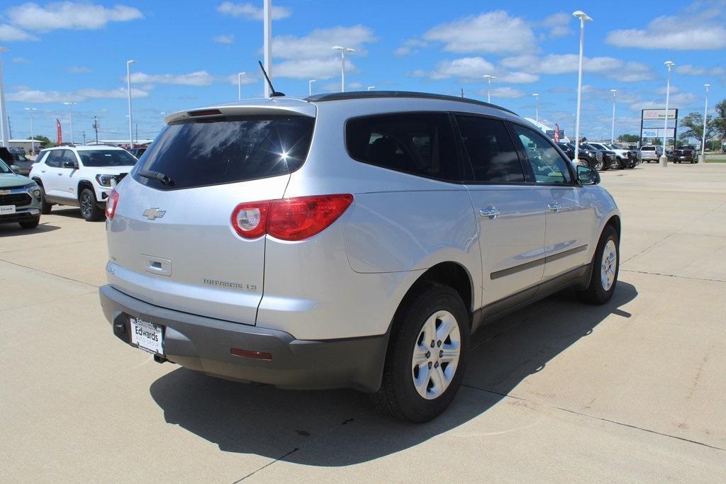 used 2010 Chevrolet Traverse car, priced at $7,250
