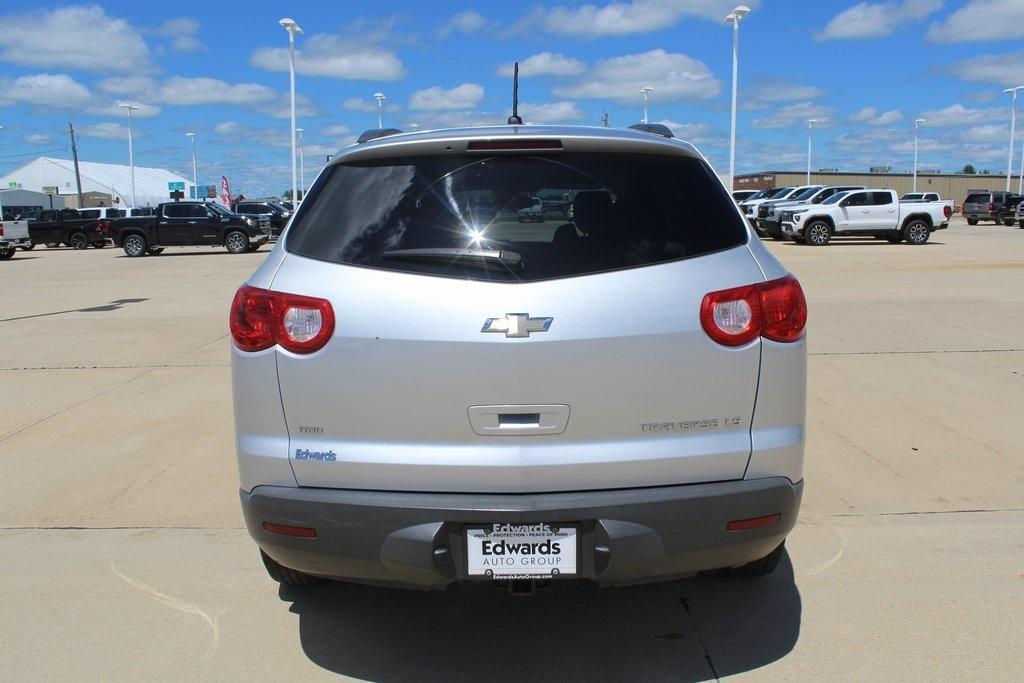 used 2010 Chevrolet Traverse car, priced at $7,250