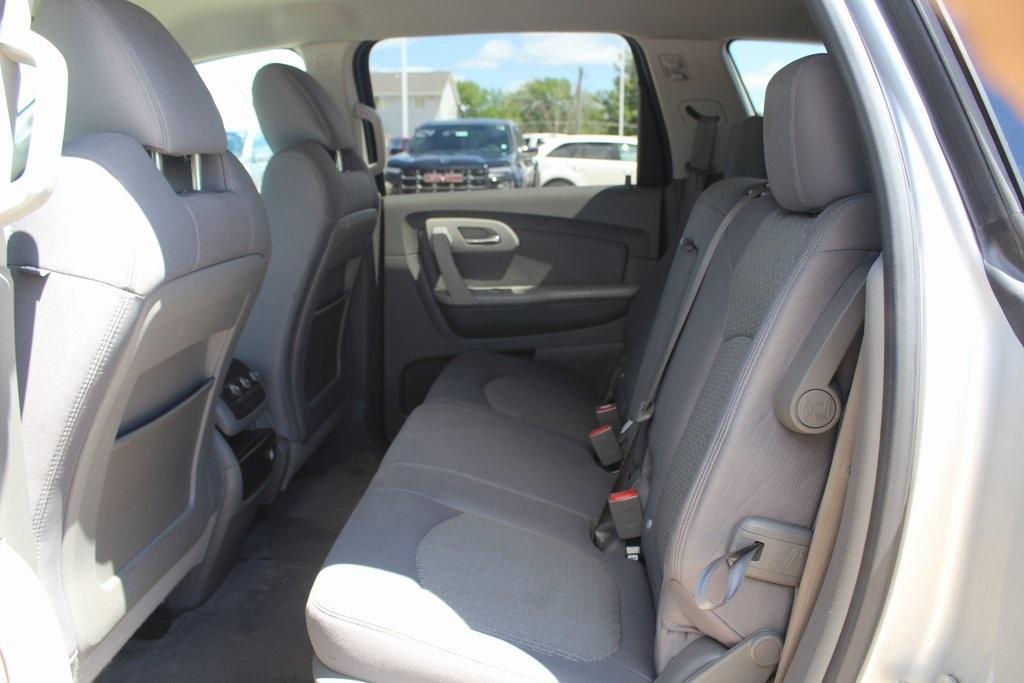 used 2010 Chevrolet Traverse car, priced at $7,250