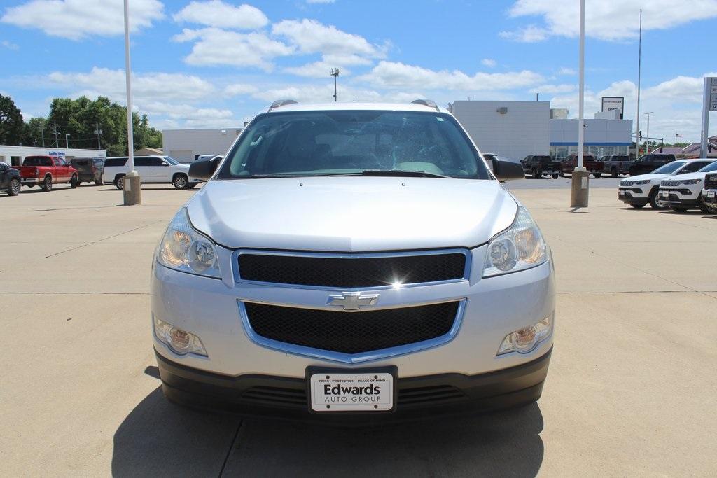 used 2010 Chevrolet Traverse car, priced at $7,250