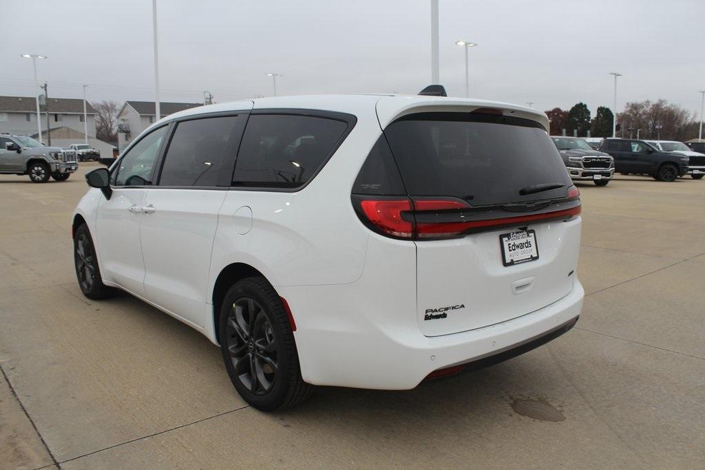 new 2026 Chrysler Pacifica car, priced at $48,599
