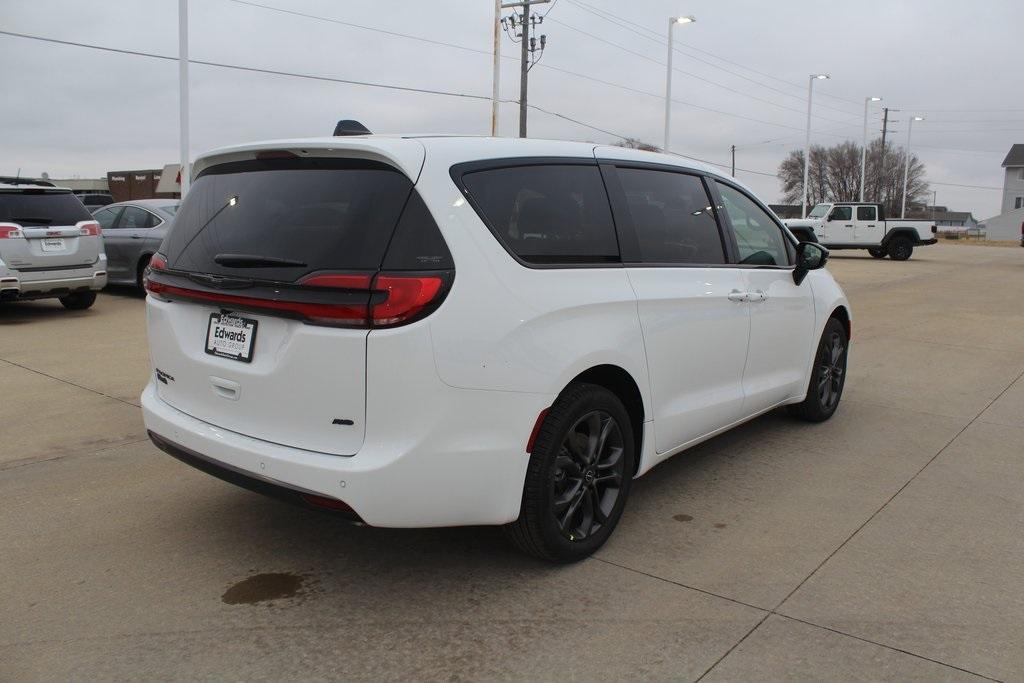 new 2026 Chrysler Pacifica car, priced at $48,599