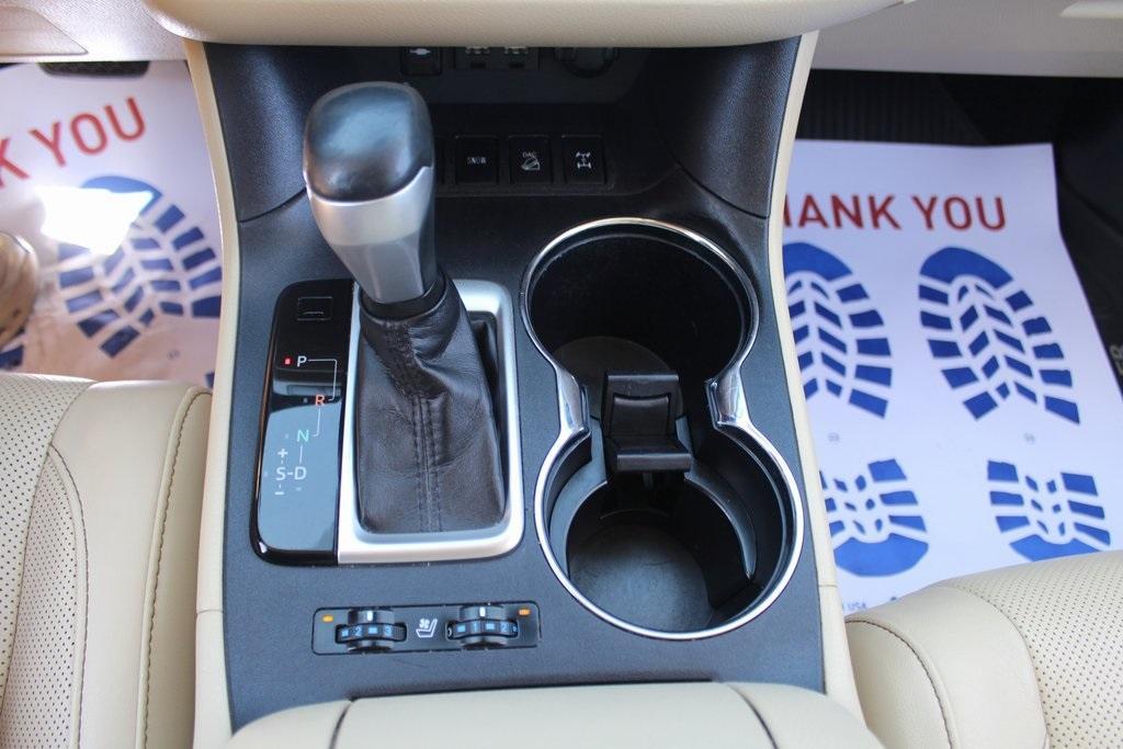 used 2019 Toyota Highlander car, priced at $27,444