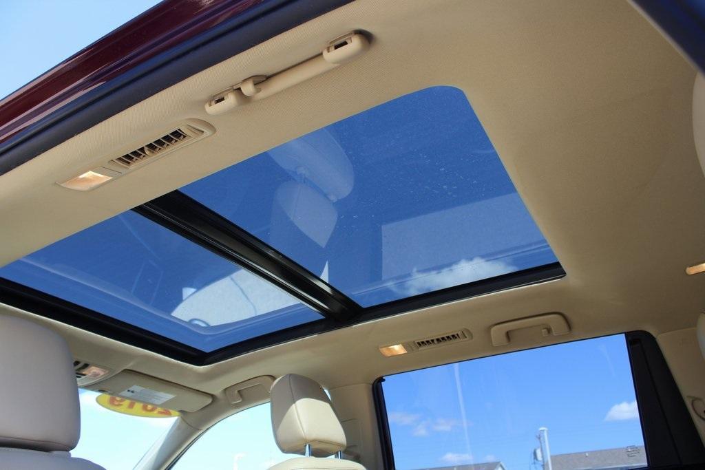 used 2019 Toyota Highlander car, priced at $27,444