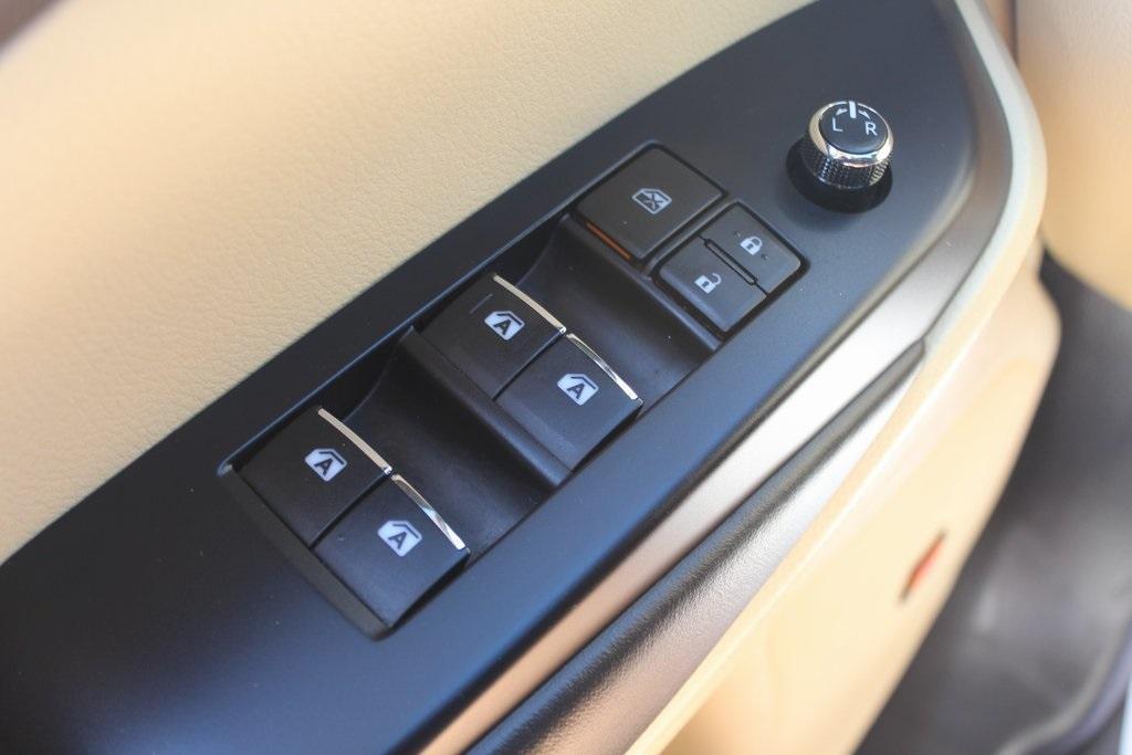 used 2019 Toyota Highlander car, priced at $27,444
