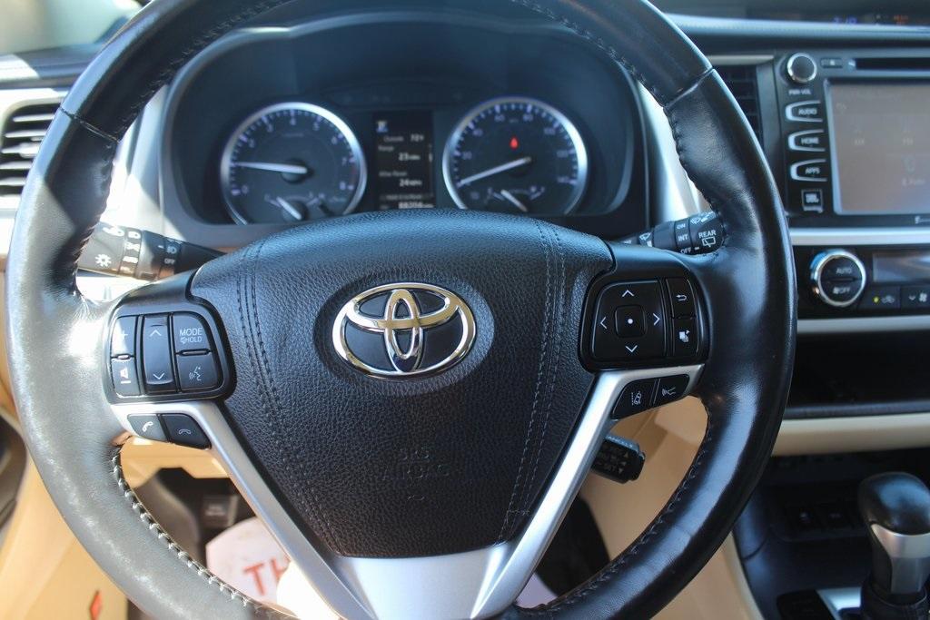 used 2019 Toyota Highlander car, priced at $27,444
