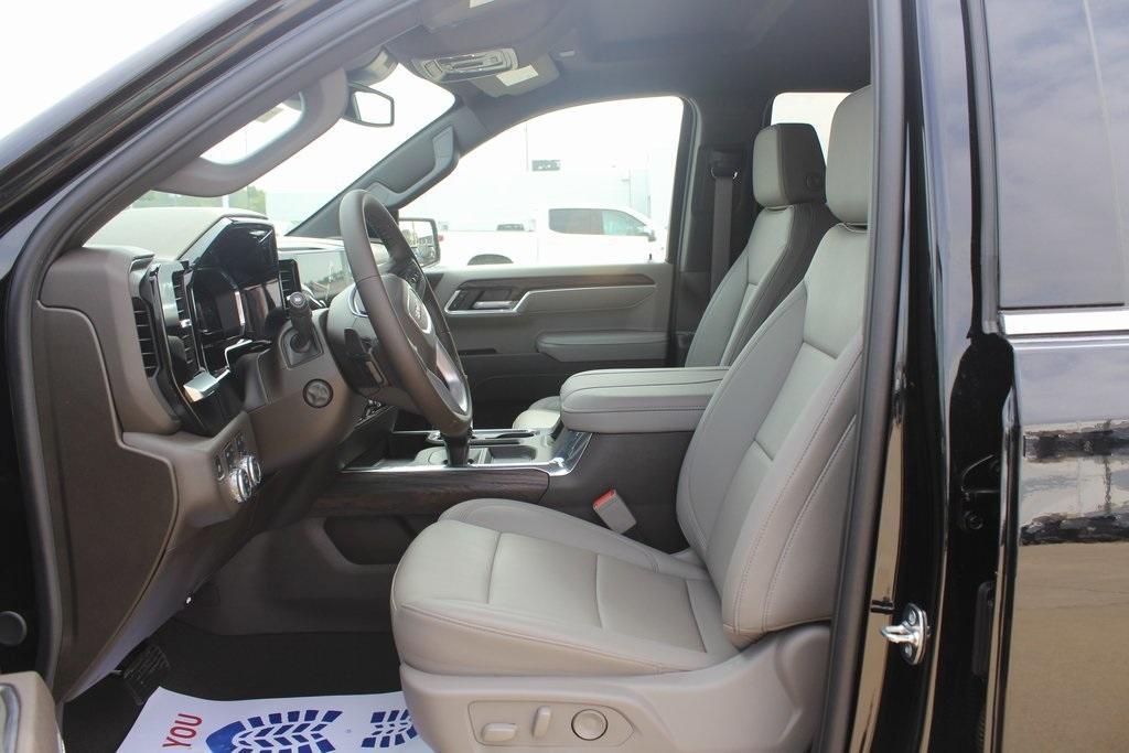 new 2025 GMC Sierra 1500 car, priced at $59,702
