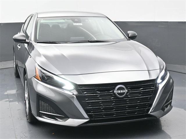 new 2025 Nissan Altima car, priced at $25,510