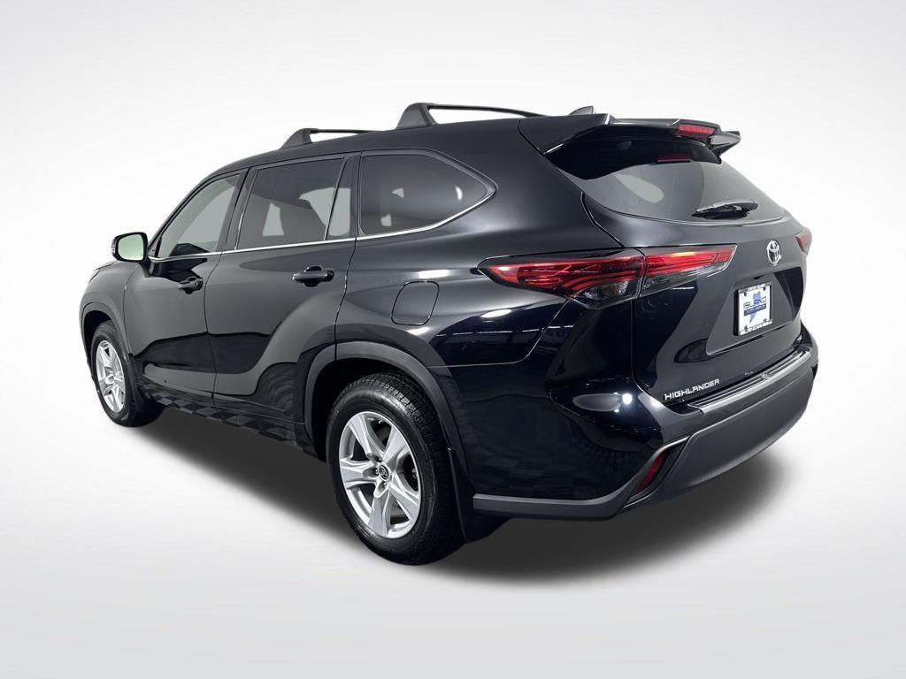 used 2022 Toyota Highlander car, priced at $29,950