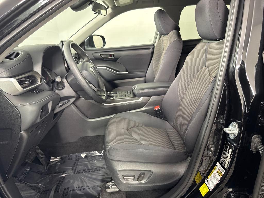 used 2022 Toyota Highlander car, priced at $29,950