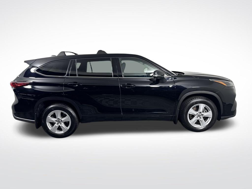 used 2022 Toyota Highlander car, priced at $29,950