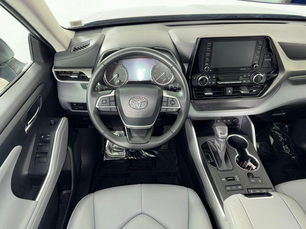 used 2022 Toyota Highlander car, priced at $36,850