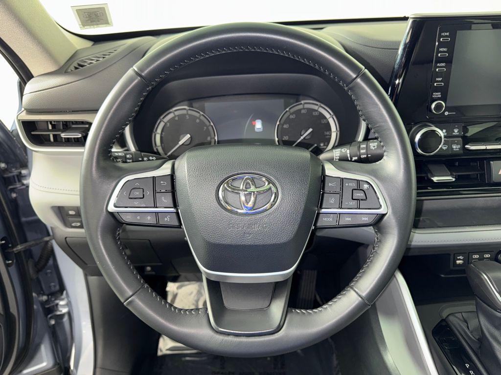 used 2022 Toyota Highlander car, priced at $36,850