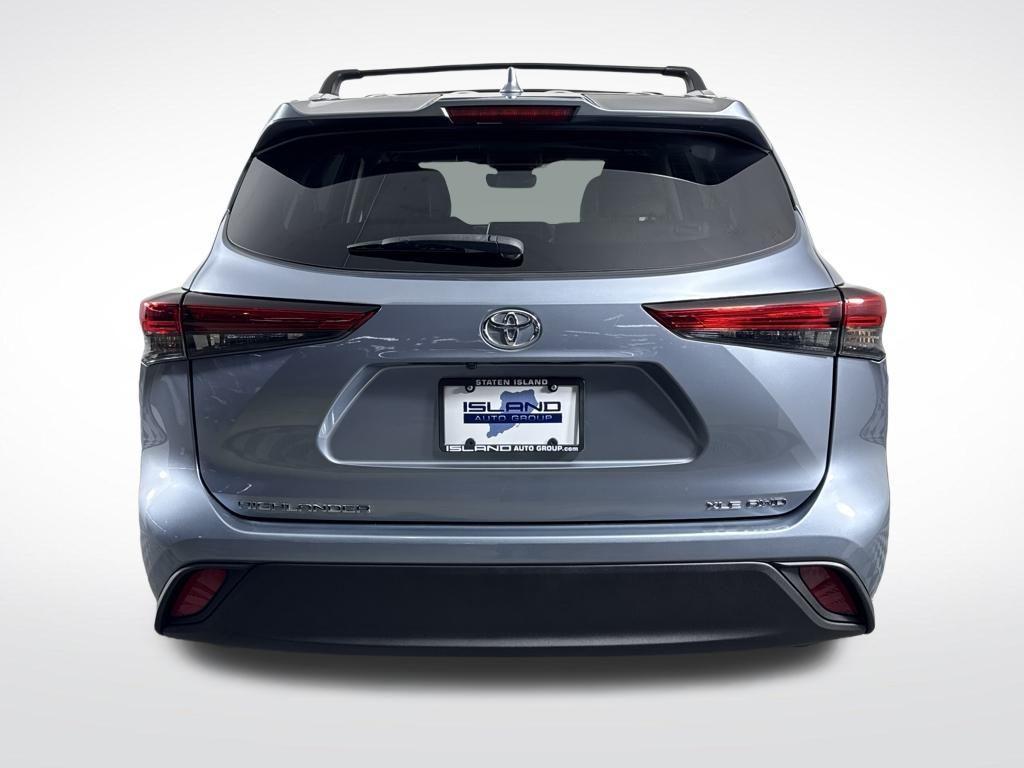 used 2022 Toyota Highlander car, priced at $36,850