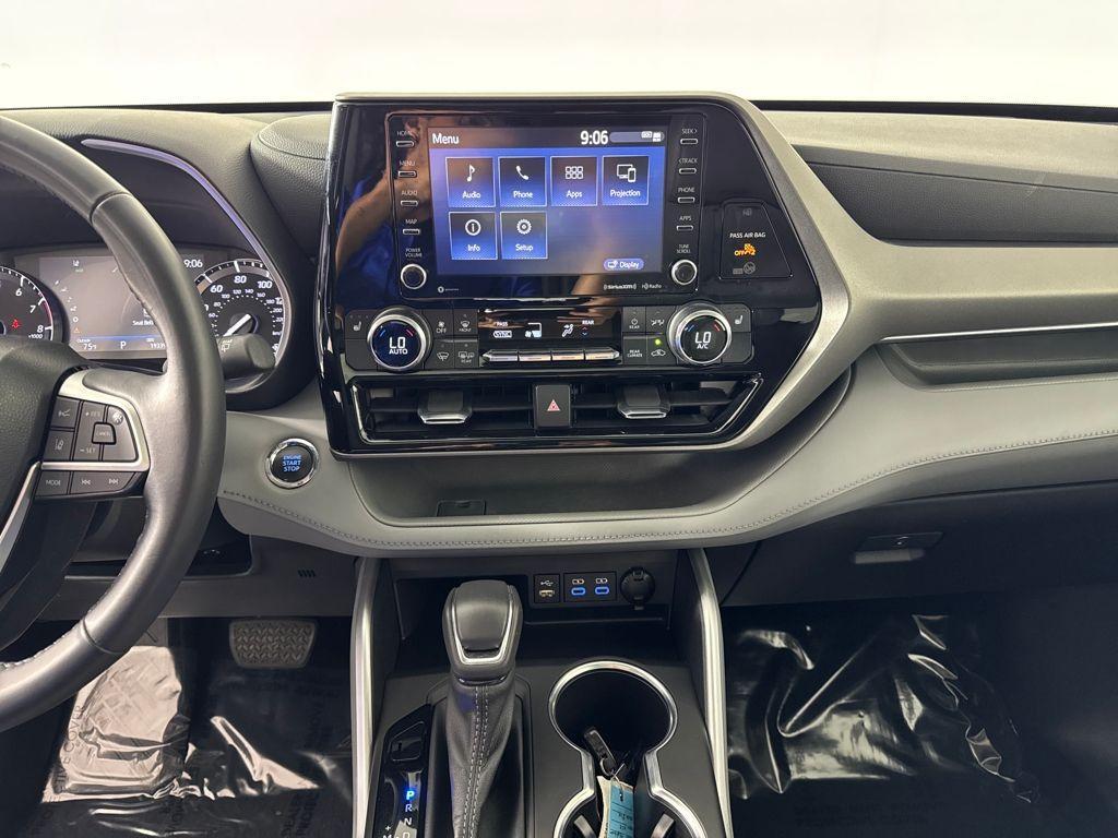 used 2022 Toyota Highlander car, priced at $36,850