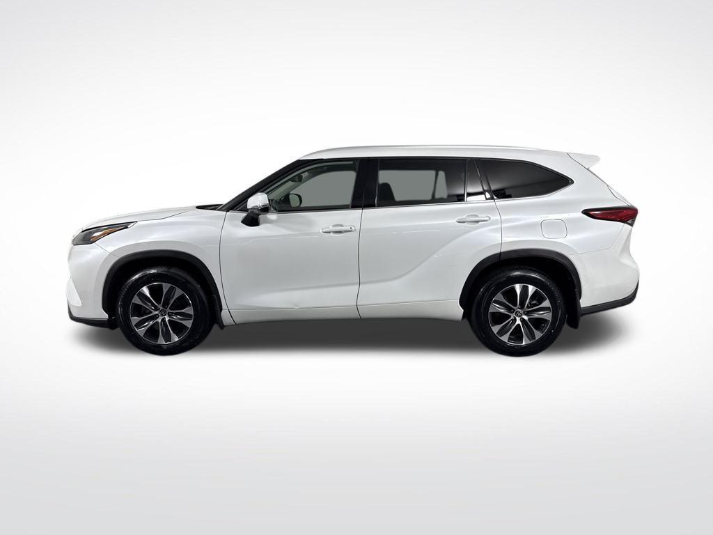 used 2022 Toyota Highlander car, priced at $36,950