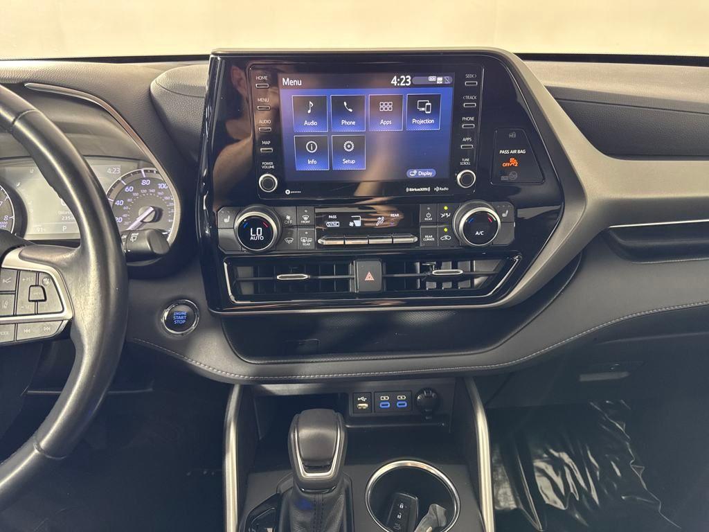 used 2022 Toyota Highlander car, priced at $36,950