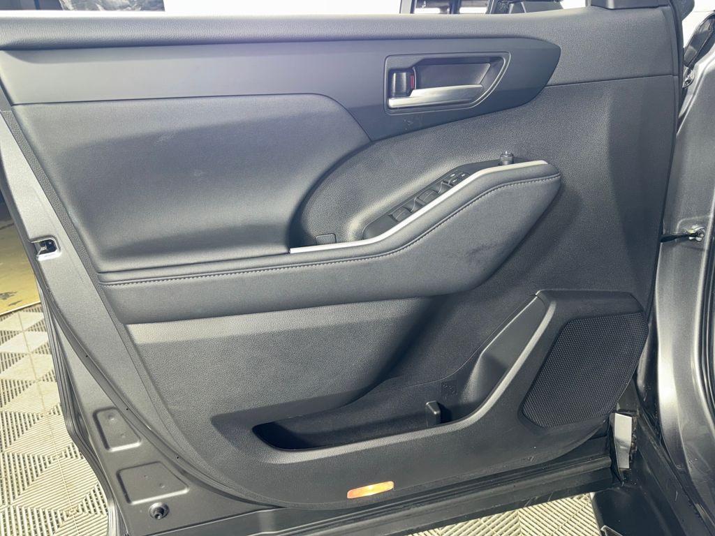 used 2023 Toyota Highlander car, priced at $39,850