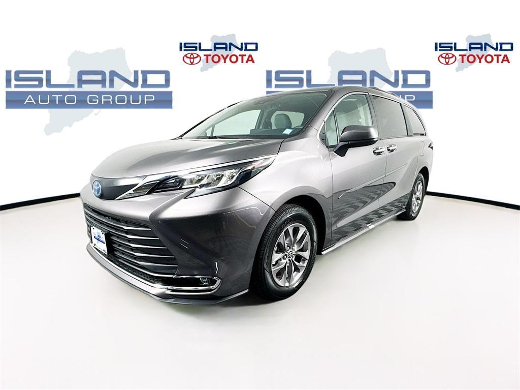 used 2022 Toyota Sienna car, priced at $43,950