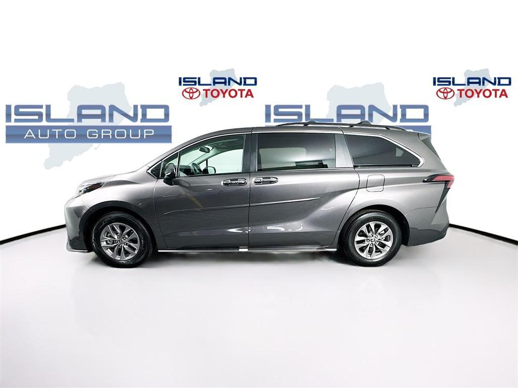 used 2022 Toyota Sienna car, priced at $43,950