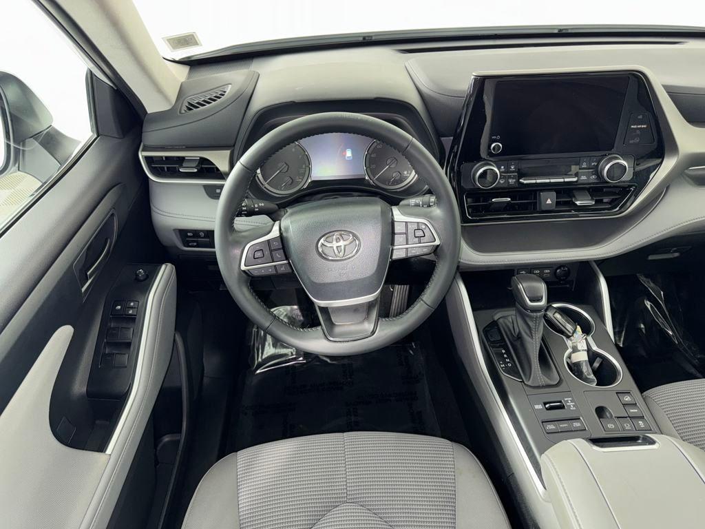 used 2023 Toyota Highlander car, priced at $37,590