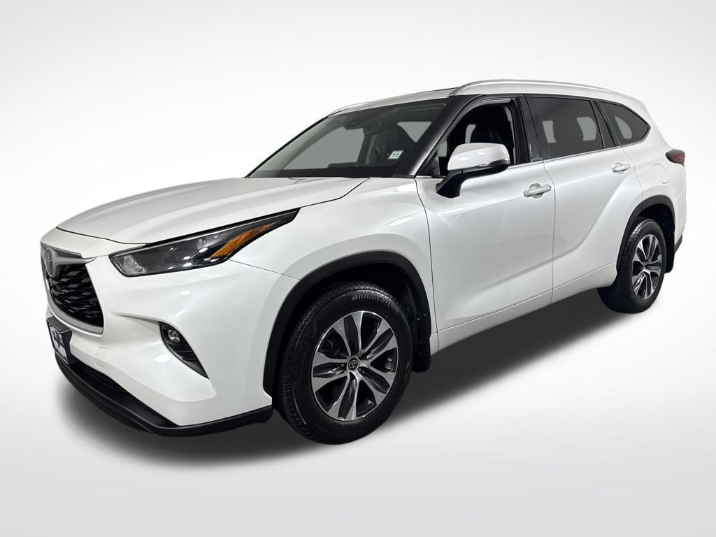 used 2022 Toyota Highlander car, priced at $36,950