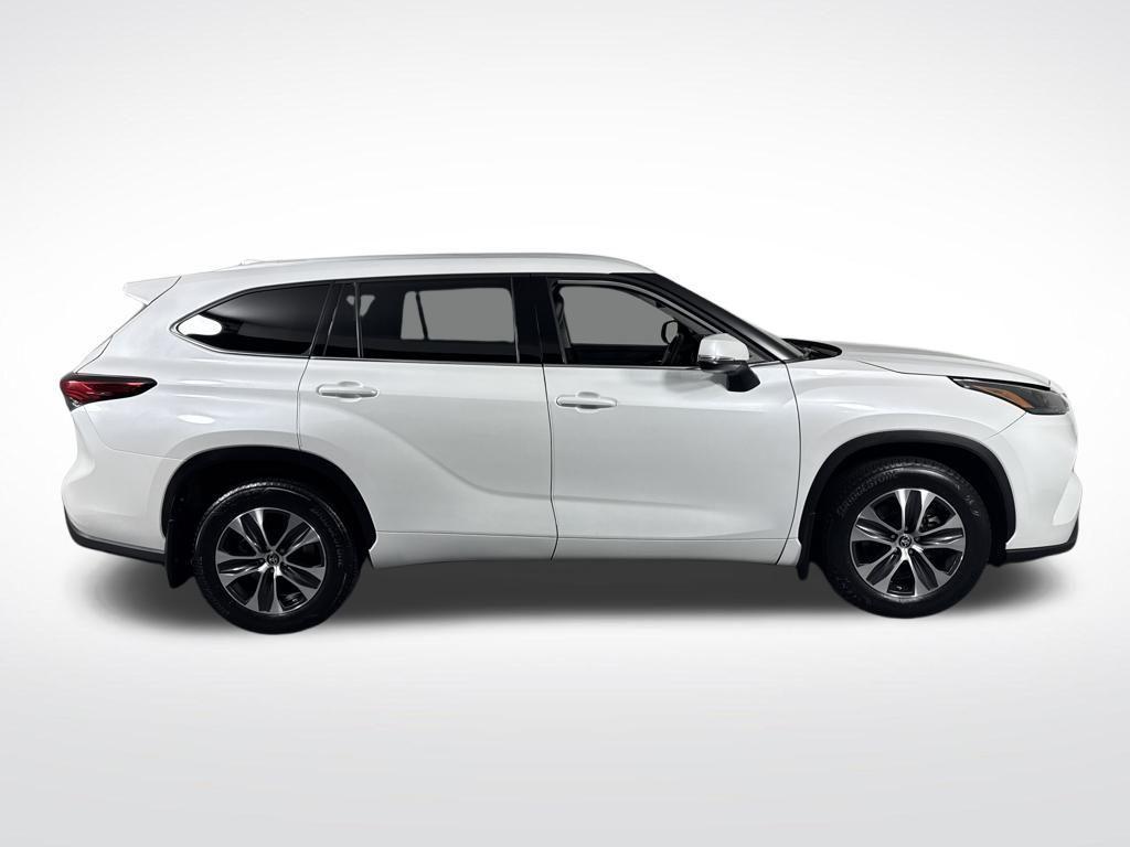 used 2022 Toyota Highlander car, priced at $36,950