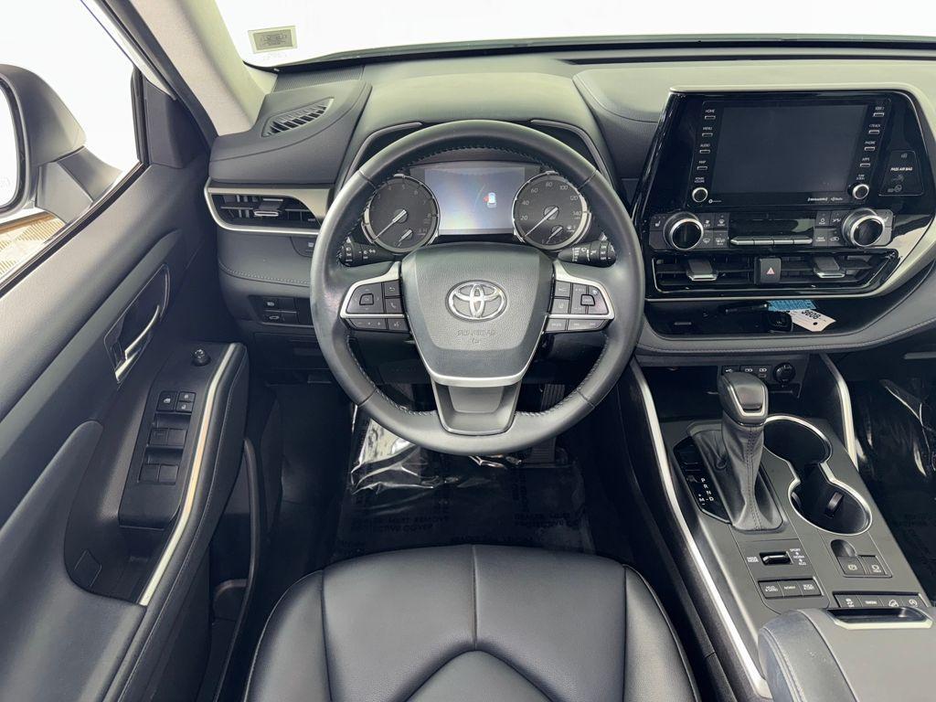 used 2022 Toyota Highlander car, priced at $36,950