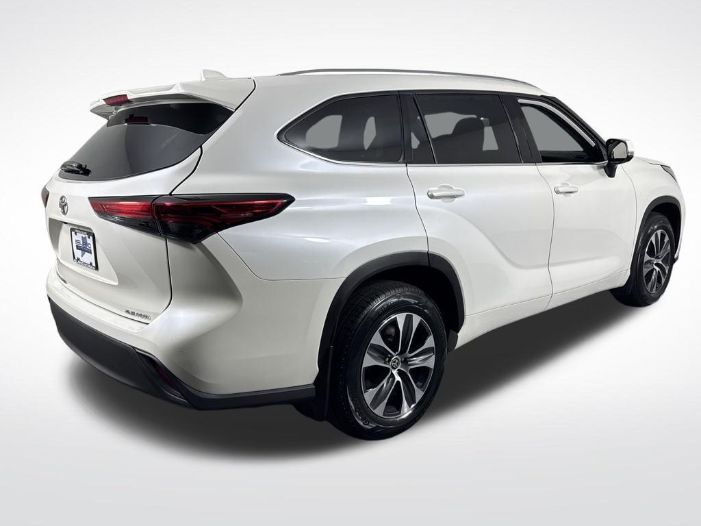 used 2021 Toyota Highlander car, priced at $35,950