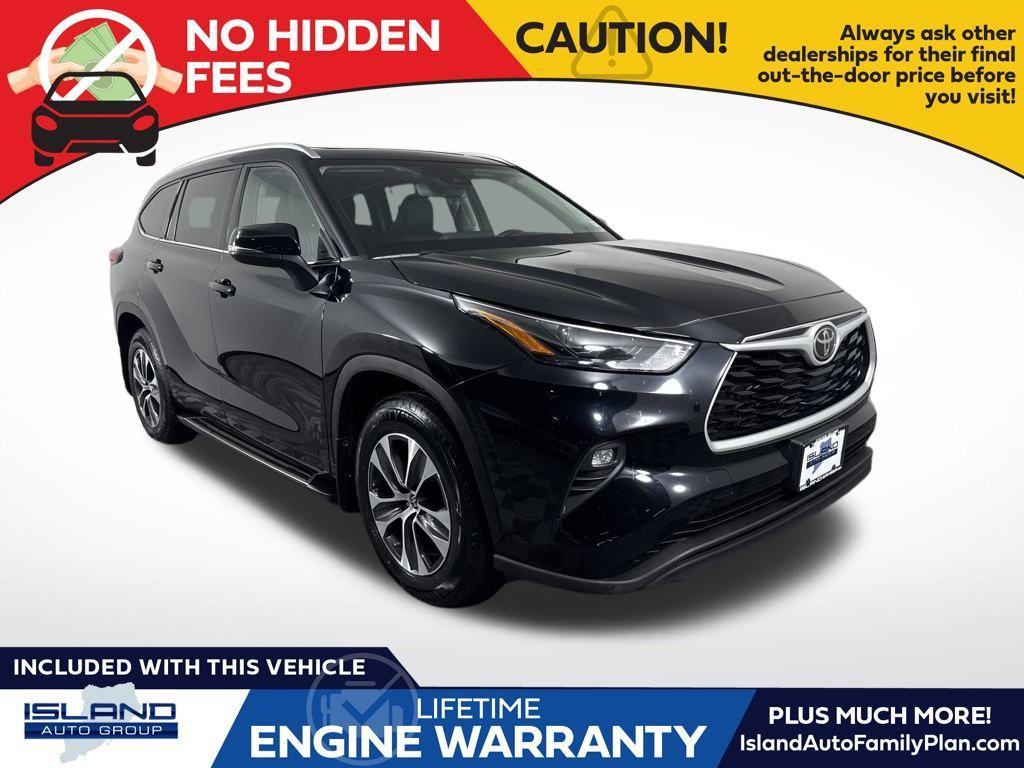 used 2022 Toyota Highlander car, priced at $37,750