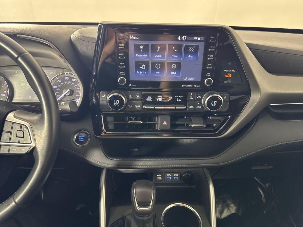 used 2022 Toyota Highlander car, priced at $37,750