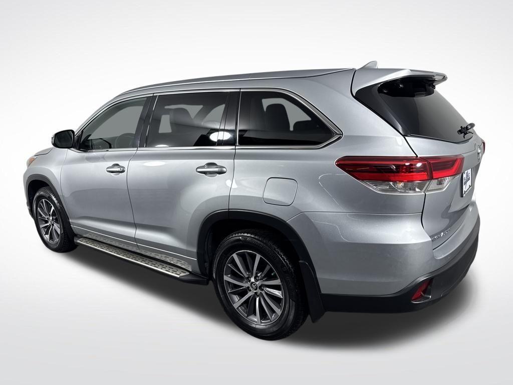 used 2018 Toyota Highlander car, priced at $22,950