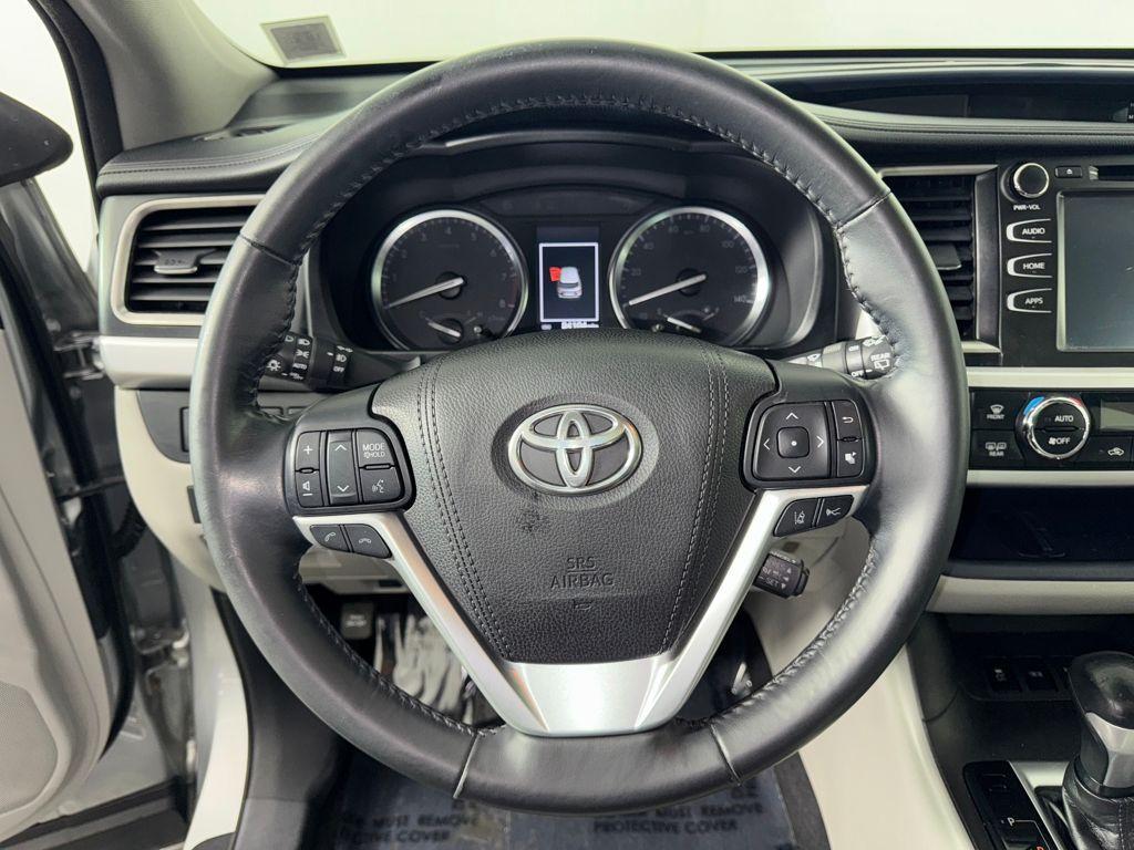 used 2018 Toyota Highlander car, priced at $22,950