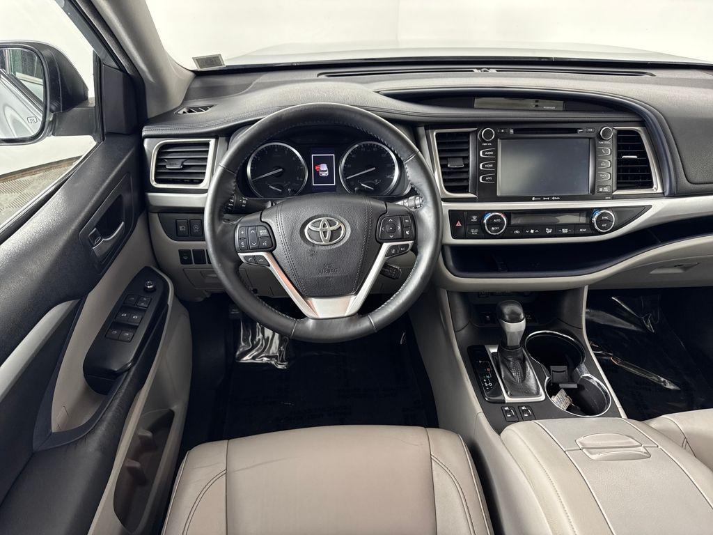 used 2018 Toyota Highlander car, priced at $22,950