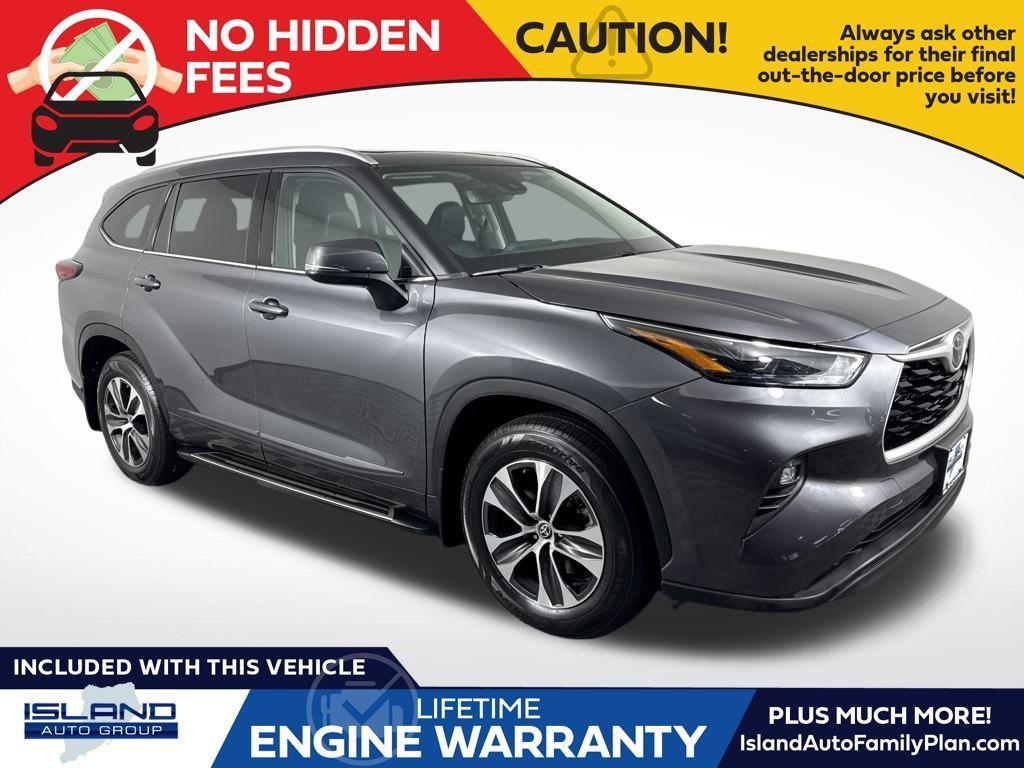 used 2022 Toyota Highlander car, priced at $36,490