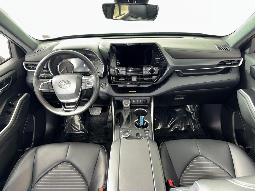 used 2023 Toyota Highlander car, priced at $42,590