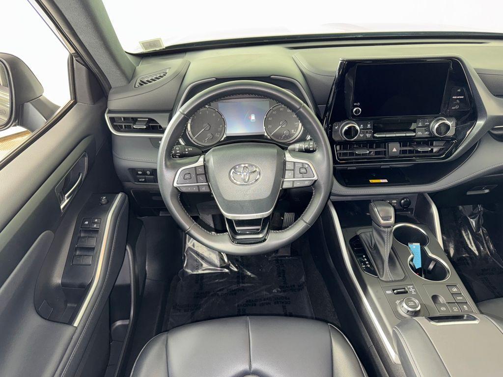 used 2023 Toyota Highlander car, priced at $42,590