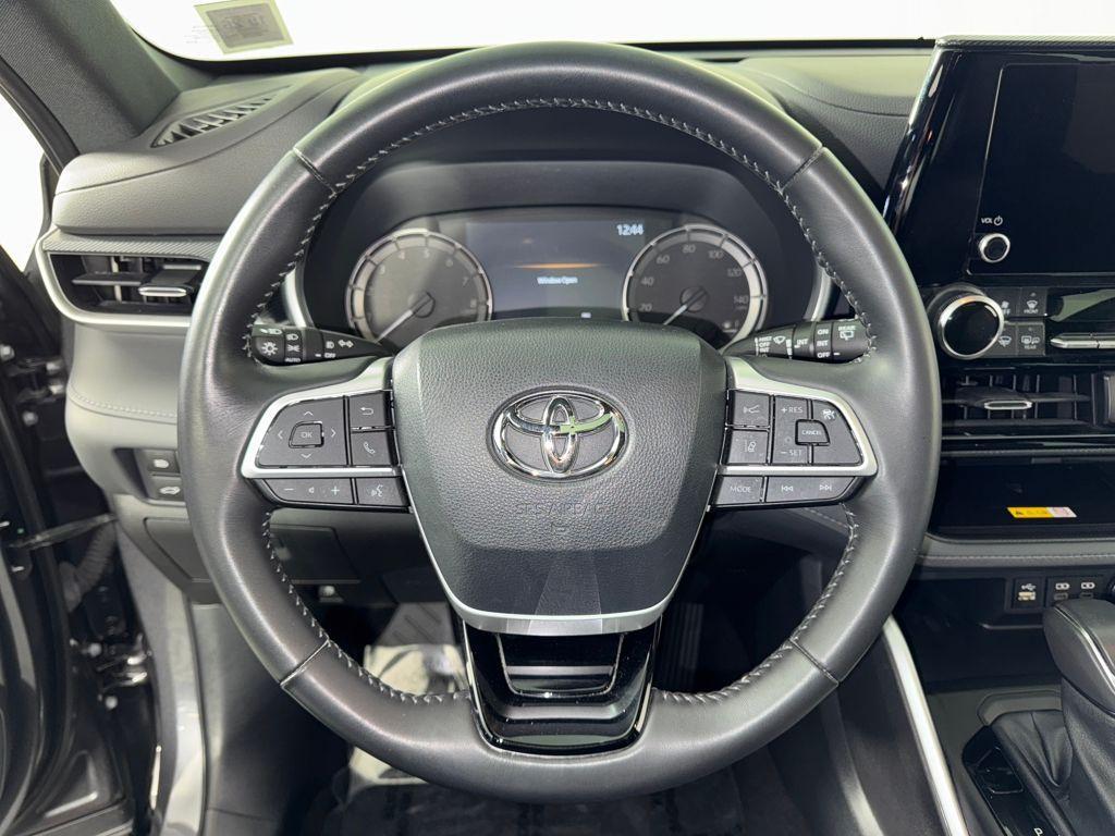 used 2023 Toyota Highlander car, priced at $42,590