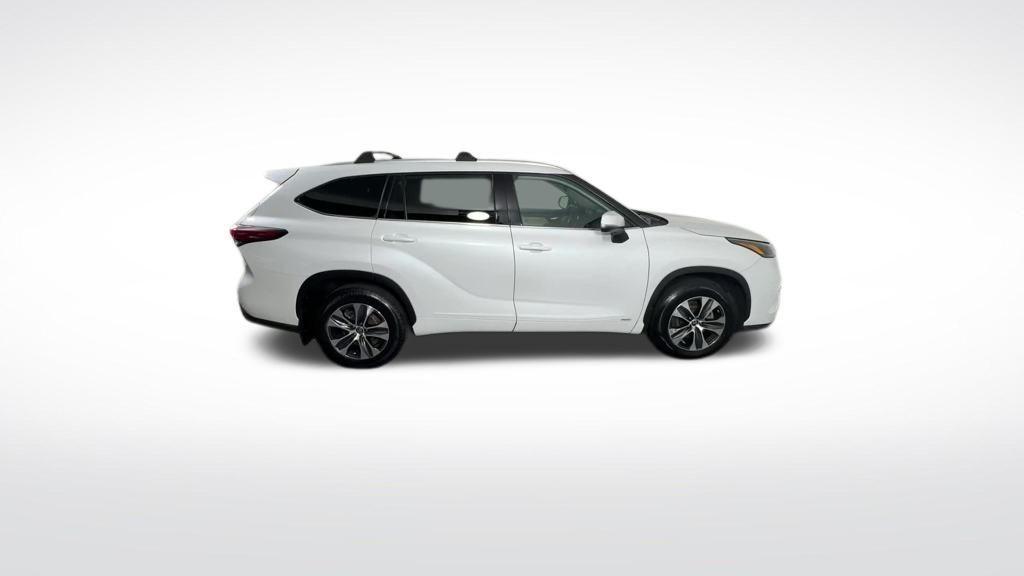 used 2022 Toyota Highlander Hybrid car, priced at $39,950