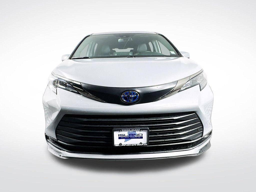 used 2024 Toyota Sienna car, priced at $50,590