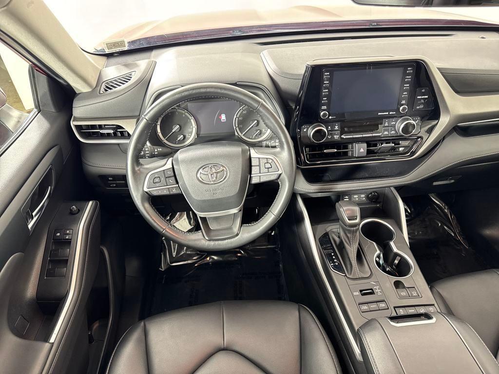 used 2022 Toyota Highlander car, priced at $36,590