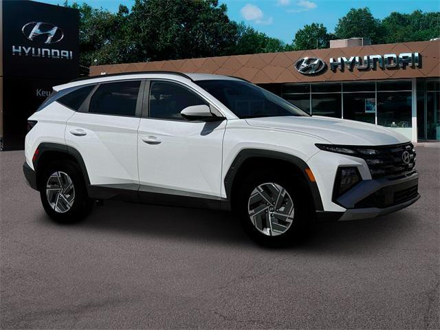 new 2025 Hyundai TUCSON Hybrid car, priced at $32,570