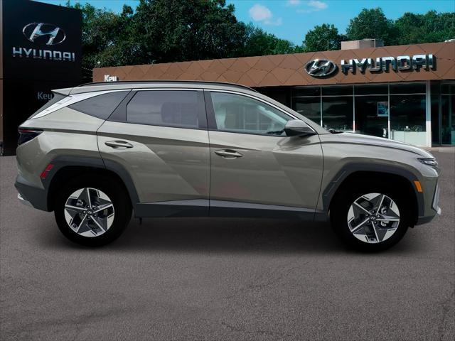 new 2025 Hyundai Tucson Hybrid car, priced at $37,582