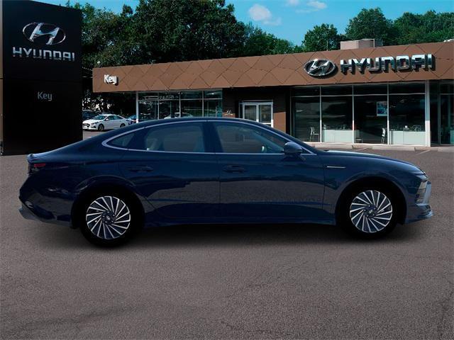 new 2025 Hyundai Sonata Hybrid car, priced at $30,208