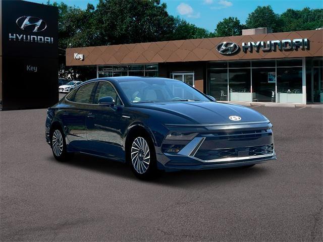 new 2025 Hyundai Sonata Hybrid car, priced at $30,208