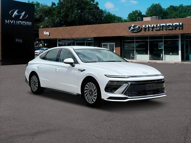 new 2025 Hyundai Sonata Hybrid car, priced at $32,574