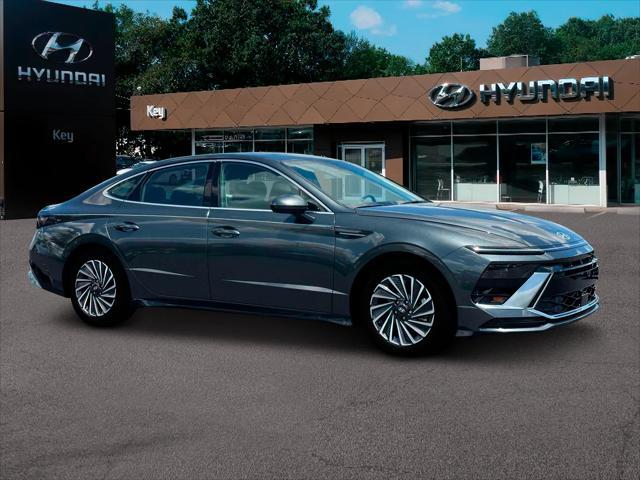 new 2025 Hyundai Sonata Hybrid car, priced at $31,120