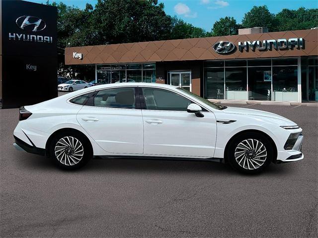 new 2025 Hyundai Sonata Hybrid car, priced at $30,160