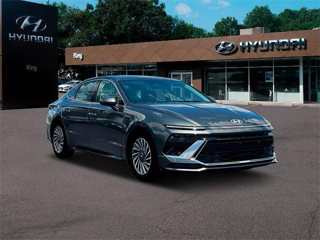 new 2025 Hyundai Sonata Hybrid car, priced at $29,835